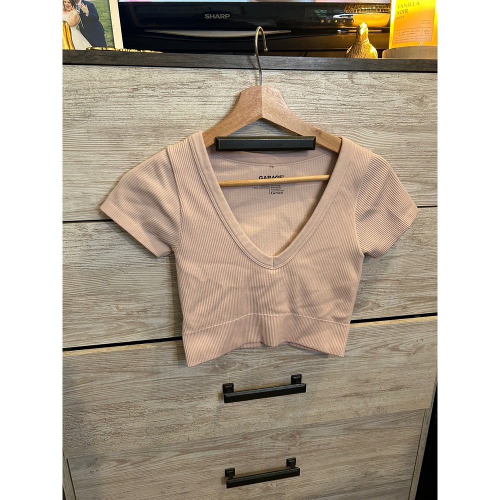 Garage Women Pink Ribbed V-Neck Short Sleeve Crop Top P/S